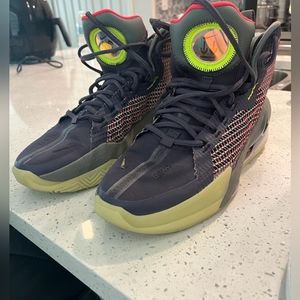 Nike Zoom GT Jump "Chaos"